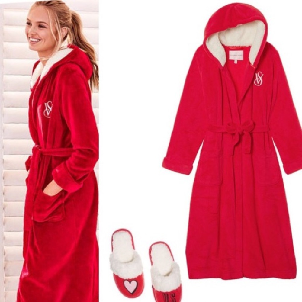 Victoria secrete red bathrobe